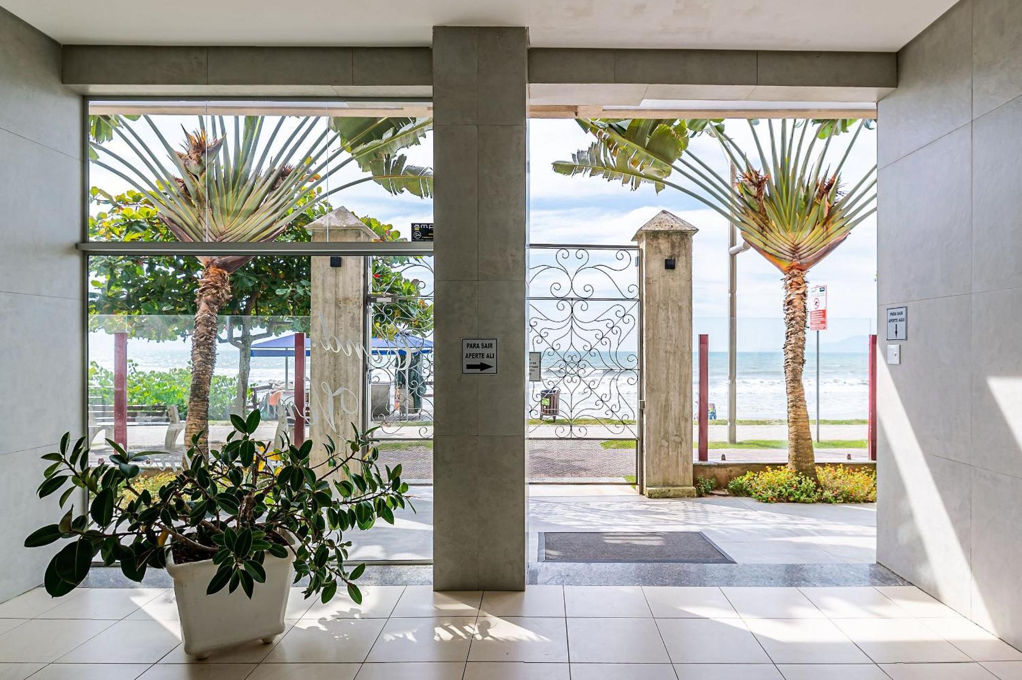 Apto pé na areia vista mar em Meia Praia EVB308 Itapema Exterior foto