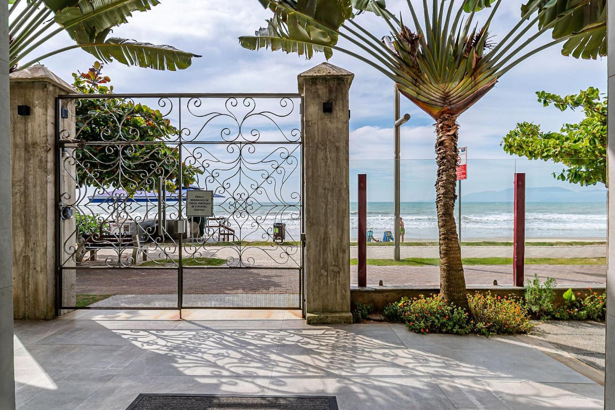 Apto pé na areia vista mar em Meia Praia EVB308 Itapema Exterior foto